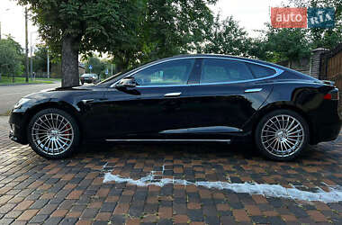 Лифтбек Tesla Model S 2019 в 