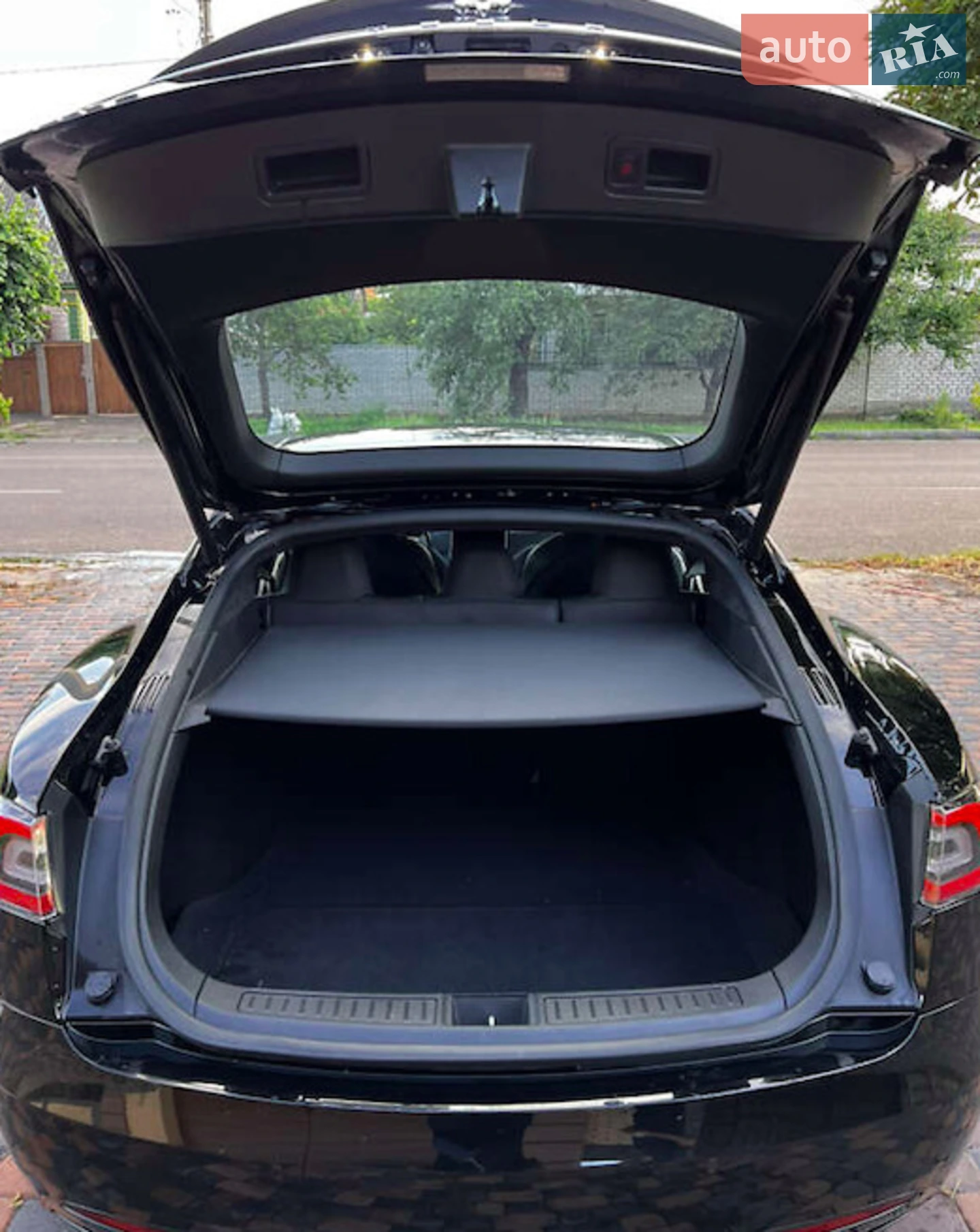 2019 Tesla Model S - мініатюра 8