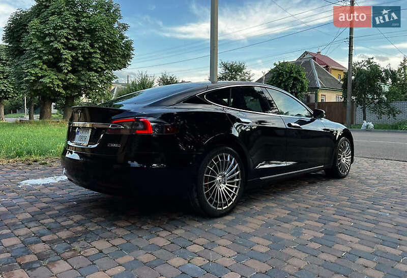 Лифтбек Tesla Model S 2019 в Черкассах
