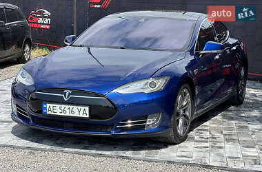 Лифтбек Tesla Model S 2016 в 