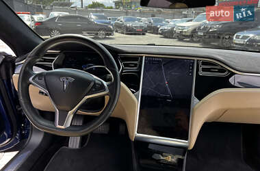 Лифтбек Tesla Model S 2016 в 