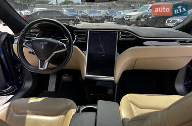 Лифтбек Tesla Model S 2016 в 