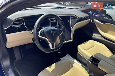 Лифтбек Tesla Model S 2016 в 
