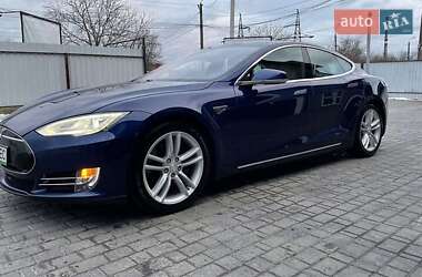 Ліфтбек Tesla Model S 2016 в Києві