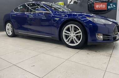 Лифтбек Tesla Model S 2016 в 