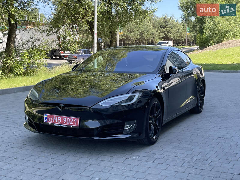 Tesla Model S 2019