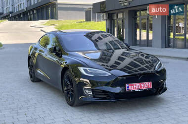 Лифтбек Tesla Model S 2019 в 
