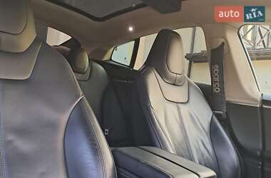 Лифтбек Tesla Model S 2014 в 