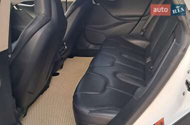 Лифтбек Tesla Model S 2014 в 