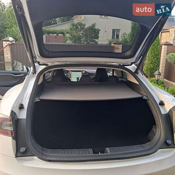 Ліфтбек Tesla Model S 2014 в Вінниці