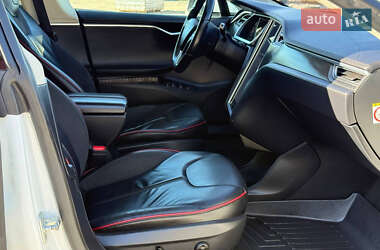 Лифтбек Tesla Model S 2014 в 