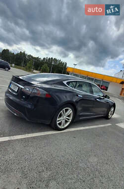 Лифтбек Tesla Model S 2014 в 
