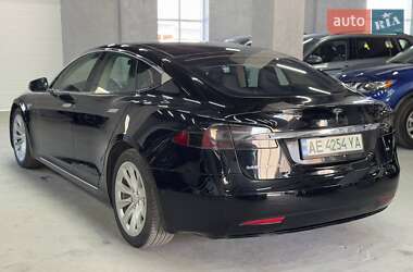 Лифтбек Tesla Model S 2016 в 
