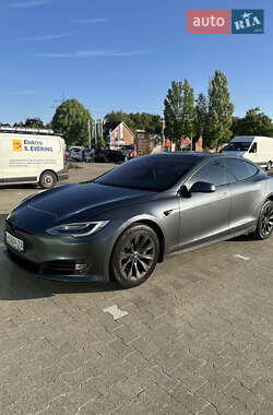 Лифтбек Tesla Model S 2017 в 