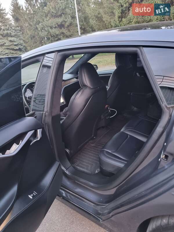 Лифтбек Tesla Model S 2020 в Львове