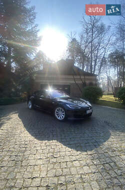 Лифтбек Tesla Model S 2017 в 