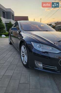 Ліфтбек Tesla Model S 2013 в Дніпрі