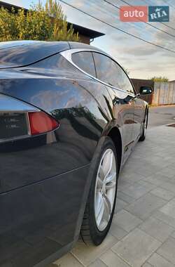 Лифтбек Tesla Model S 2013 в 