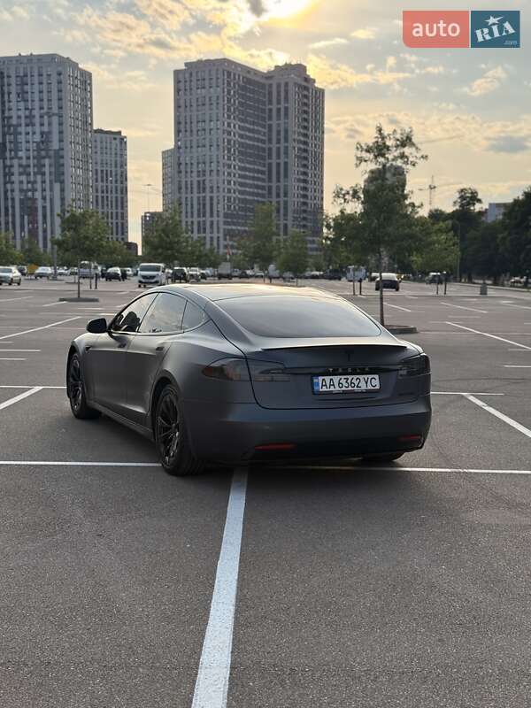 Лифтбек Tesla Model S 2019 в Киеве