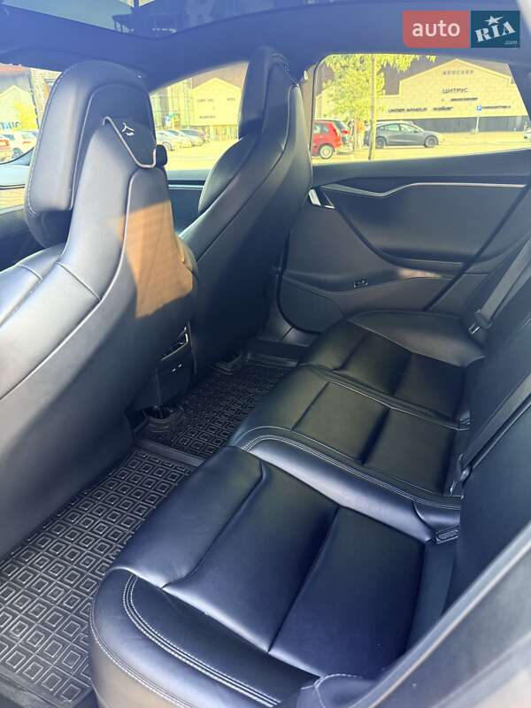 Лифтбек Tesla Model S 2019 в Киеве