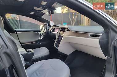 Ліфтбек Tesla Model S 2013 в Дніпрі