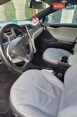 Ліфтбек Tesla Model S 2013 в Дніпрі