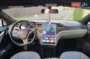 Ліфтбек Tesla Model S 2013 в Дніпрі