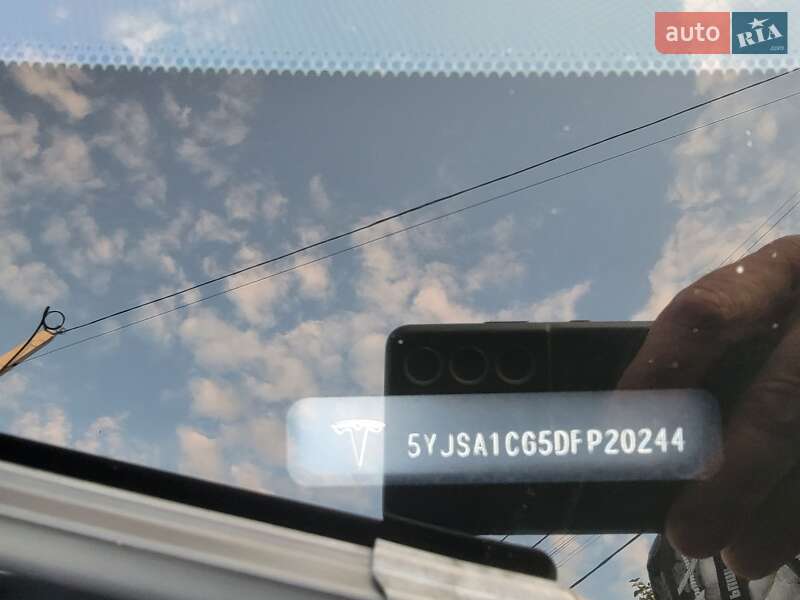 Ліфтбек Tesla Model S 2013 в Дніпрі