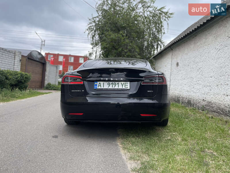 Лифтбек Tesla Model S 2016 в Киеве