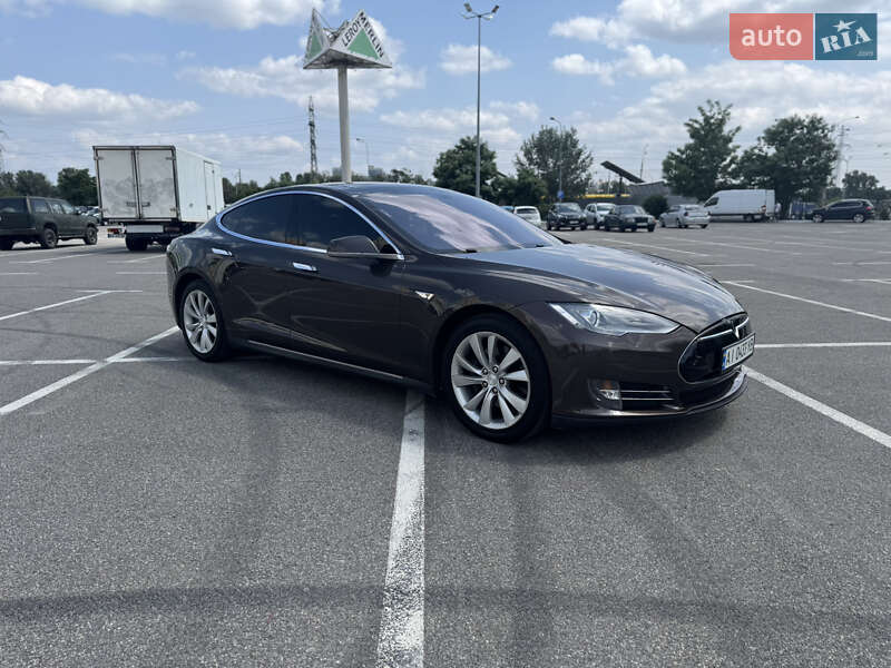 Лифтбек Tesla Model S 2013 в Киеве