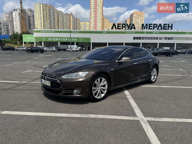 Лифтбек Tesla Model S 2013 в Киеве
