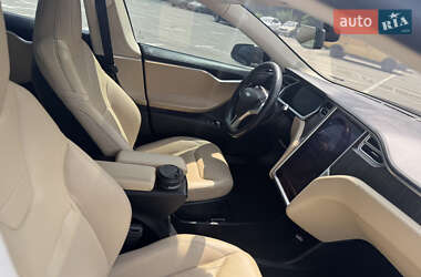 Лифтбек Tesla Model S 2013 в 