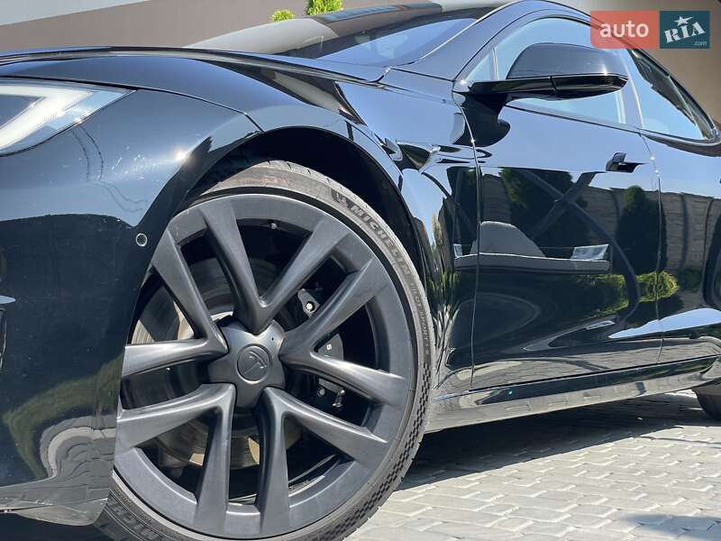 Лифтбек Tesla Model S 2022 в Житомире