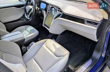 Лифтбек Tesla Model S 2015 в 