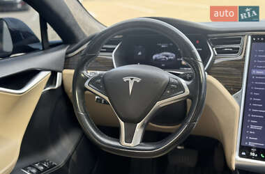 Лифтбек Tesla Model S 2015 в 
