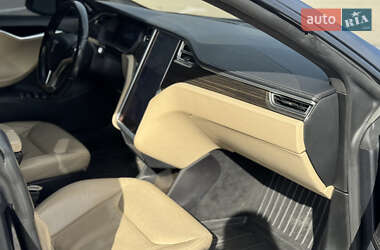 Лифтбек Tesla Model S 2015 в 