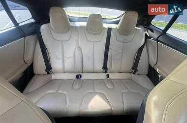 Лифтбек Tesla Model S 2015 в 