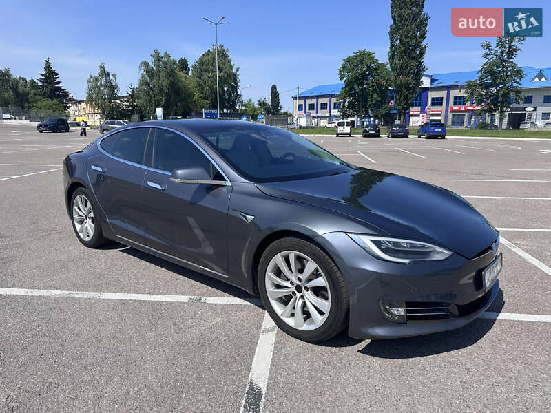 Лифтбек Tesla Model S 2017 в Житомире