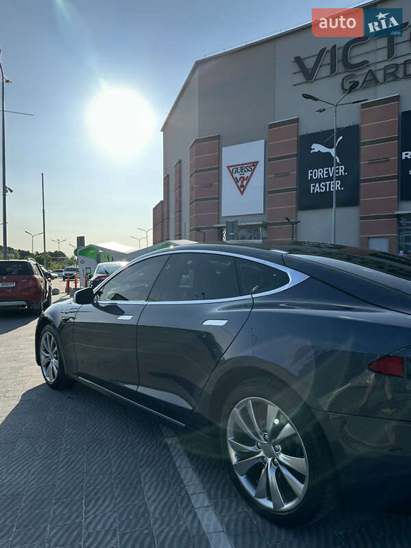 Лифтбек Tesla Model S 2016 в Львове фото 7 Лифтбек Tesla Model S 2016 в Львове