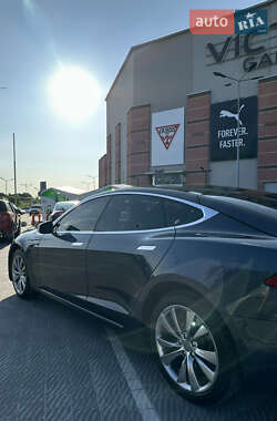 Лифтбек Tesla Model S 2016 в 