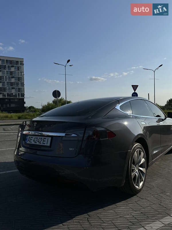 Лифтбек Tesla Model S 2016 в Львове фото 9 Лифтбек Tesla Model S 2016 в Львове