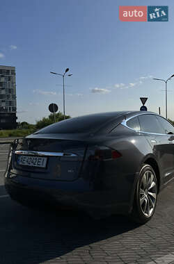 Лифтбек Tesla Model S 2016 в 