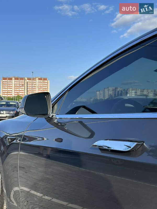 Лифтбек Tesla Model S 2016 в Львове фото 12 Лифтбек Tesla Model S 2016 в Львове