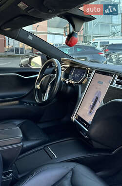 Лифтбек Tesla Model S 2016 в Львове