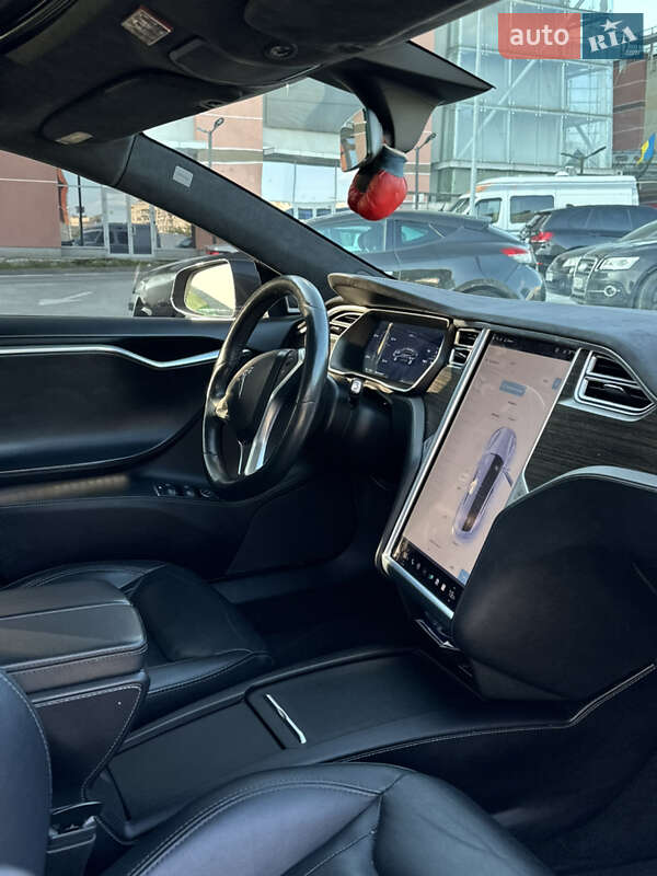 Лифтбек Tesla Model S 2016 в Львове фото 24 Лифтбек Tesla Model S 2016 в Львове