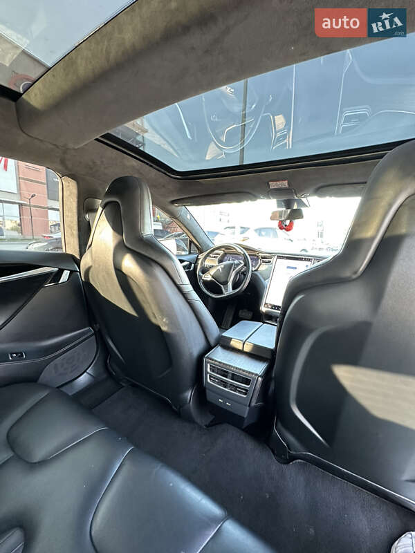 Лифтбек Tesla Model S 2016 в Львове фото 28 Лифтбек Tesla Model S 2016 в Львове