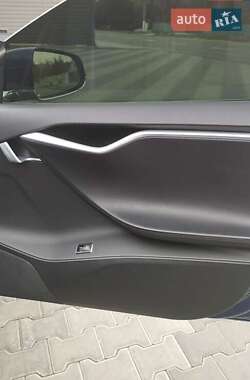 Лифтбек Tesla Model S 2016 в 