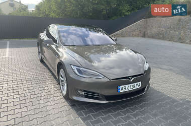 Ліфтбек Tesla Model S 2016 в Вінниці