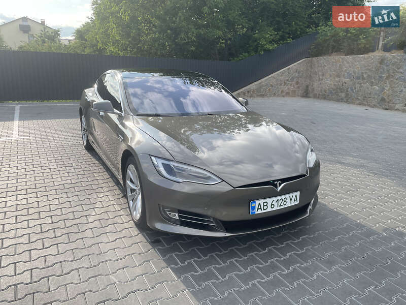 Ліфтбек Tesla Model S 2016 в 