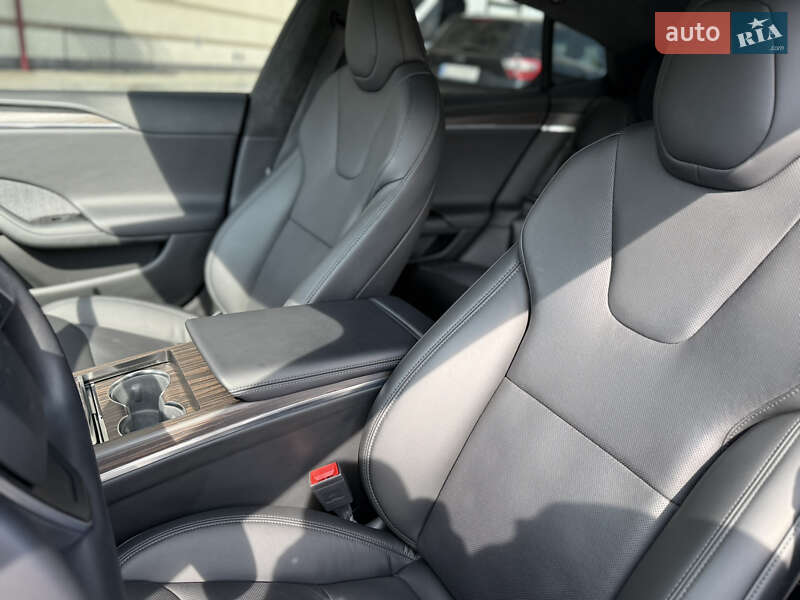Лифтбек Tesla Model S 2022 в Шептицькому